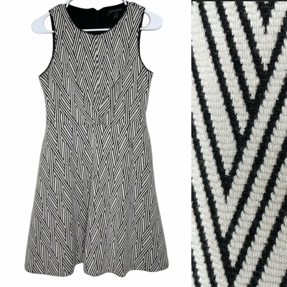 BANANA REPUBLIC Petite Geometric Striped A Line Dress Black White Women's Size 2